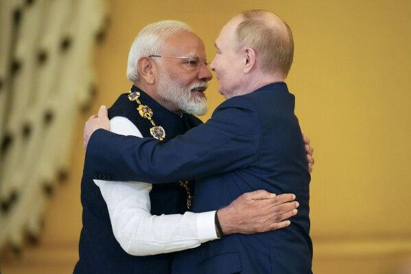 PM મોદી પુતિનને કેમ ભેટ્યા હતા? યૂક્રેનમાં પૂછાયેલા સવાલનો જયશંકરે આપ્યો જવાબ