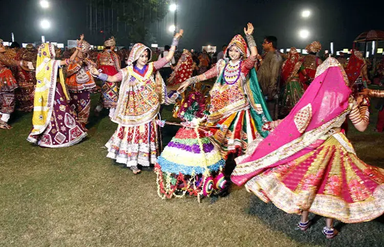 વરસાદની આગાહીથી ખેલૈયાઓ ચિંતામાં તથા આયોજકોનું ટેન્શન વધ્યું