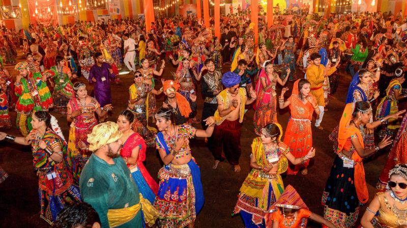 નવરાત્રીમાં લવ જેહાદના કેસ અટકાવવા, રાજકોટમાં ગરબા આયોજકો આધારકાર્ડ અને ફોટાના આધારે આપશે એન્ટ્રી પાસ